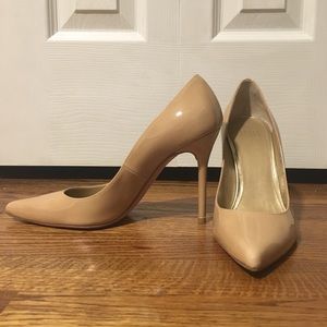 Stuart Weitzman Nouveau Nude Patent Pump